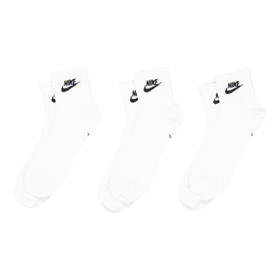 Everyday Essential Ankle Socks White