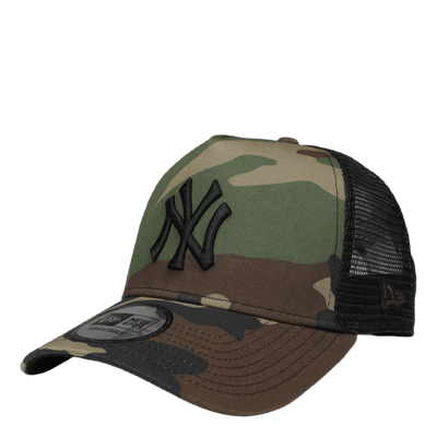 Clean Trucker Yankees Camo