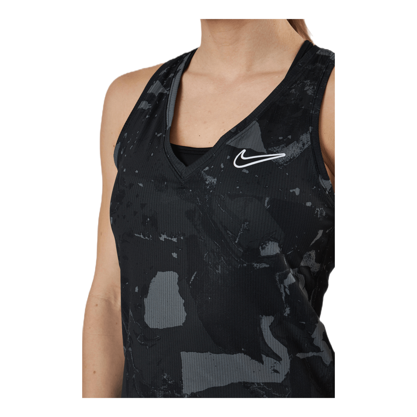 Court Victory Tank White/Black