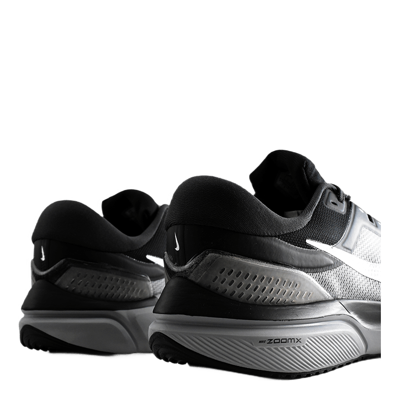 Air Zoom Vomero 16 Black / Met Silver / Anthracite